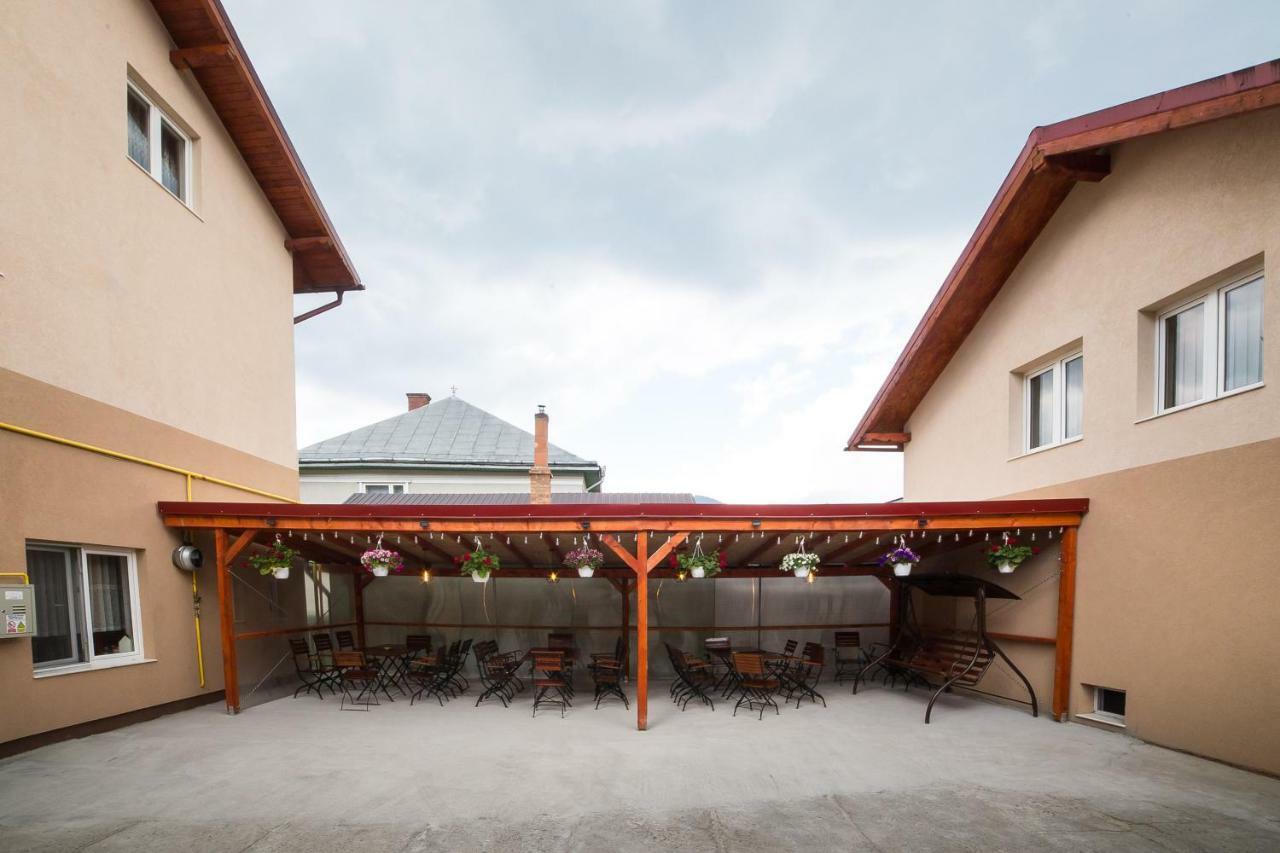 Casa Burduhos Hotel Campulung Moldovenesc Bagian luar foto