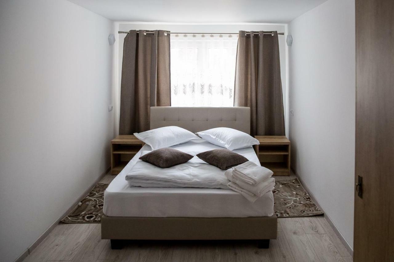 Casa Burduhos Hotel Campulung Moldovenesc Bagian luar foto