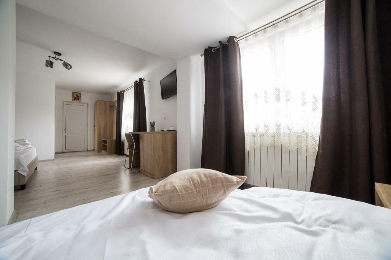 Casa Burduhos Hotel Campulung Moldovenesc Bagian luar foto