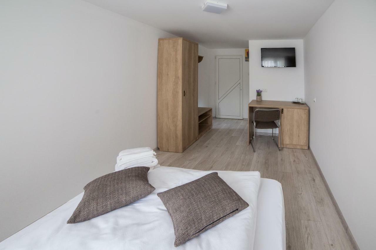 Casa Burduhos Hotel Campulung Moldovenesc Bagian luar foto