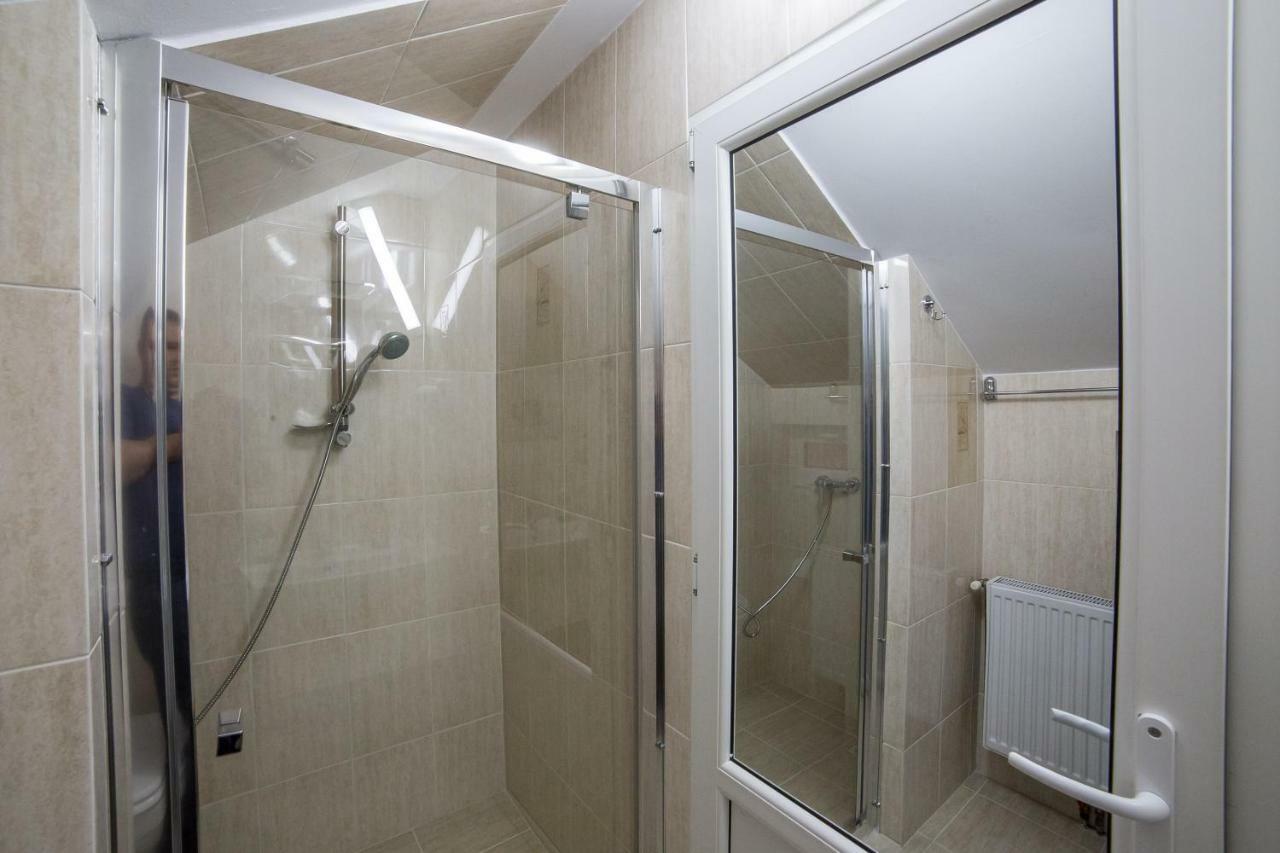 Casa Burduhos Hotel Campulung Moldovenesc Bagian luar foto