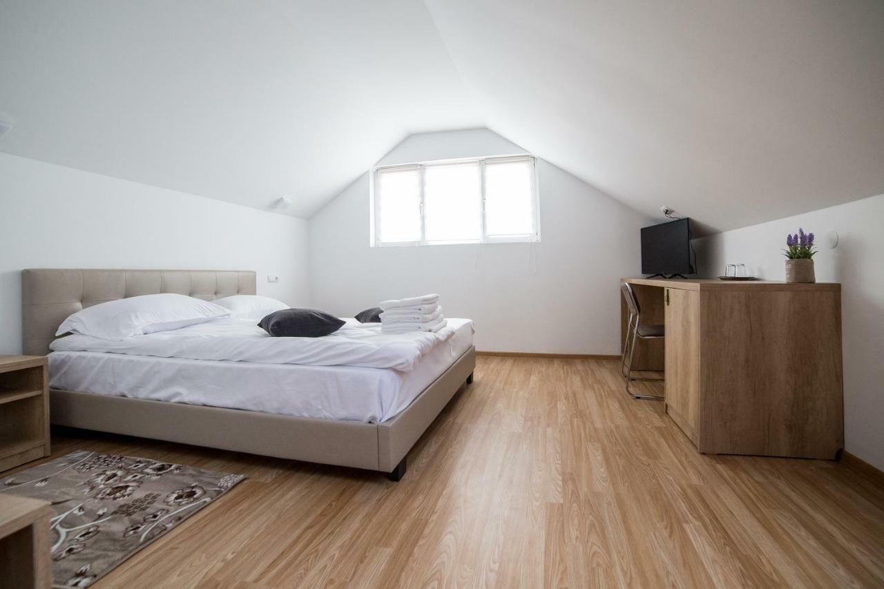Casa Burduhos Hotel Campulung Moldovenesc Bagian luar foto