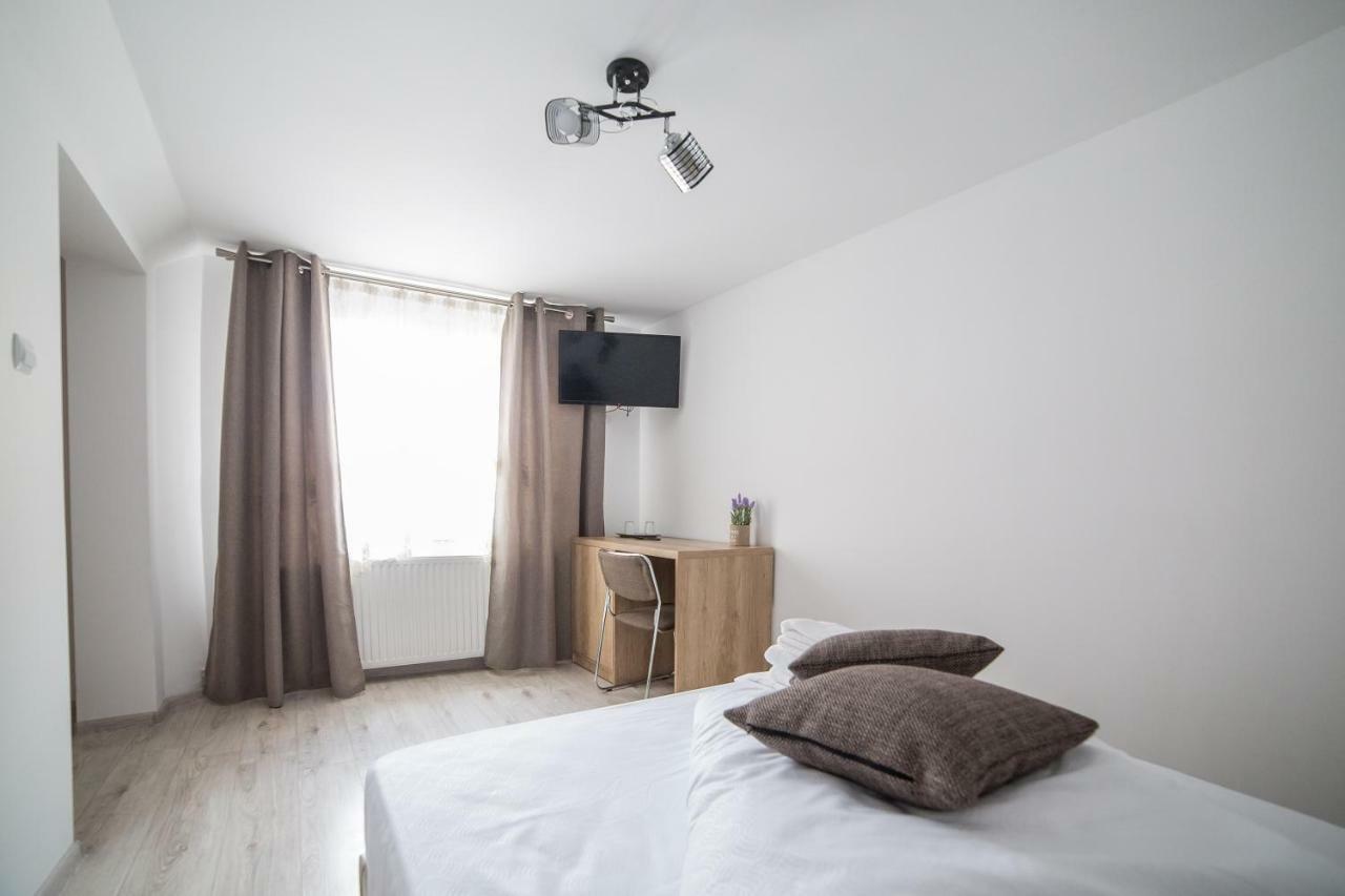 Casa Burduhos Hotel Campulung Moldovenesc Bagian luar foto